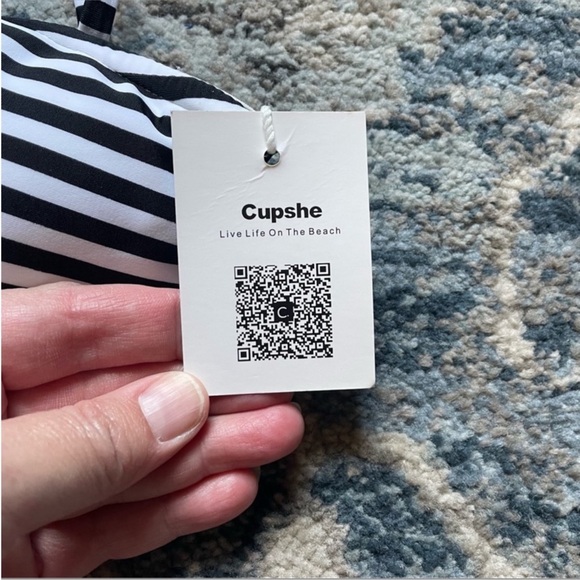 NWT! Cupshe Neat as a Pinstripe swimsuit medium - Picture 8 of 8